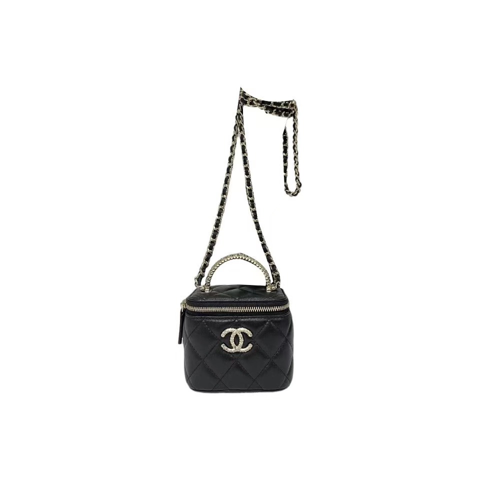 CHANEL 24B Classic Quilted Handbag