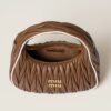 Wander matelassé nappa leather bag